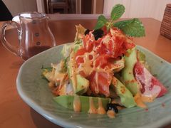 三文鱼牛油果沙拉-文三酒肆自助放题(新街口友谊广场店)