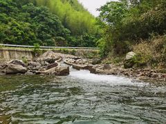 -安吉龙王山峡谷漂流