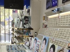 -诺柯视眼镜-蔡司依视路官方工厂店(淞南一店)