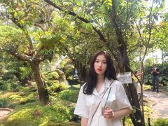 -Chom Cafe and Restaurant