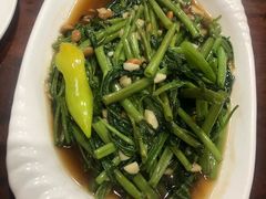 -Dang restaurant (patong phuket)
