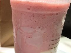 粉荔荔胶原酸奶冻-瑞幸咖啡(壹航城店)