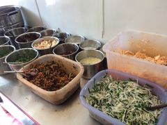 -巍山火巴肉饵丝(大理古城店)