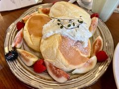 莓果奶油芝士舒芙蕾松饼-UPPER KITCHEN(延安路店)