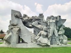 -上海市龙华烈士陵园