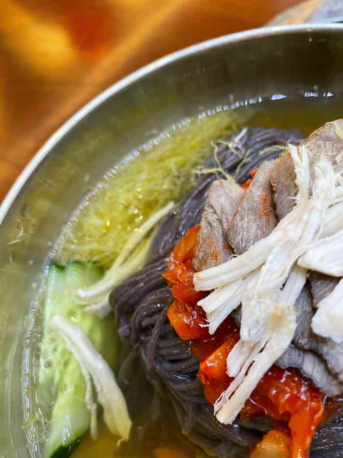 玉流珍肴馆(亮马桥店)-"超赞的朝鲜冷面,量给的很足.面条是荞麦的.