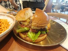 菠萝牛肉堡-魏斯理汉堡(西安沣东吾悦店)