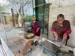 -洲心街道青联村镜记烧肉