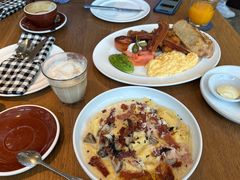 -ROAST coffee & eatery