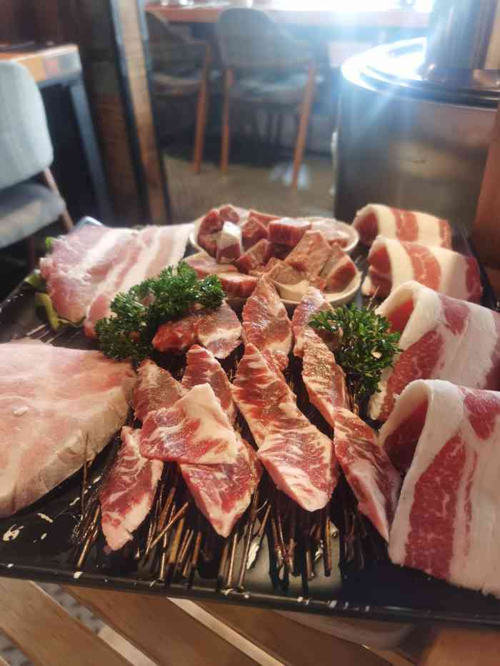秋木烤肉·韩国牛肉名家(西村店)-"97位置:西村三号楼楼上,停车在