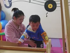 -瑞恩宝感统训练·语言提升·蒙氏托育中心