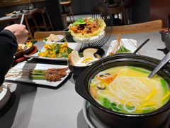 云南过桥米线-云海肴·汽锅鸡·云南菜(高德置地店)