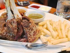 -Chom Cafe and Restaurant