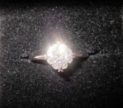 -威德钻石-克拉钻大本营(南京东路店)