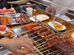 -哈尔滨小酒馆·鲜肉现穿自助烧烤(康新花园店)