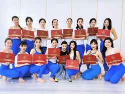 -亚太瑜伽普拉提学院