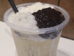 招牌白雪黑糯米冰粉-甜心闲生传统手工冰粉(太古里店)