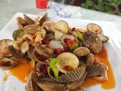 葱姜炒蛤蜊-范饭椰林川湘味海鲜·椰子鸡(三亚湾椰梦长廊店)