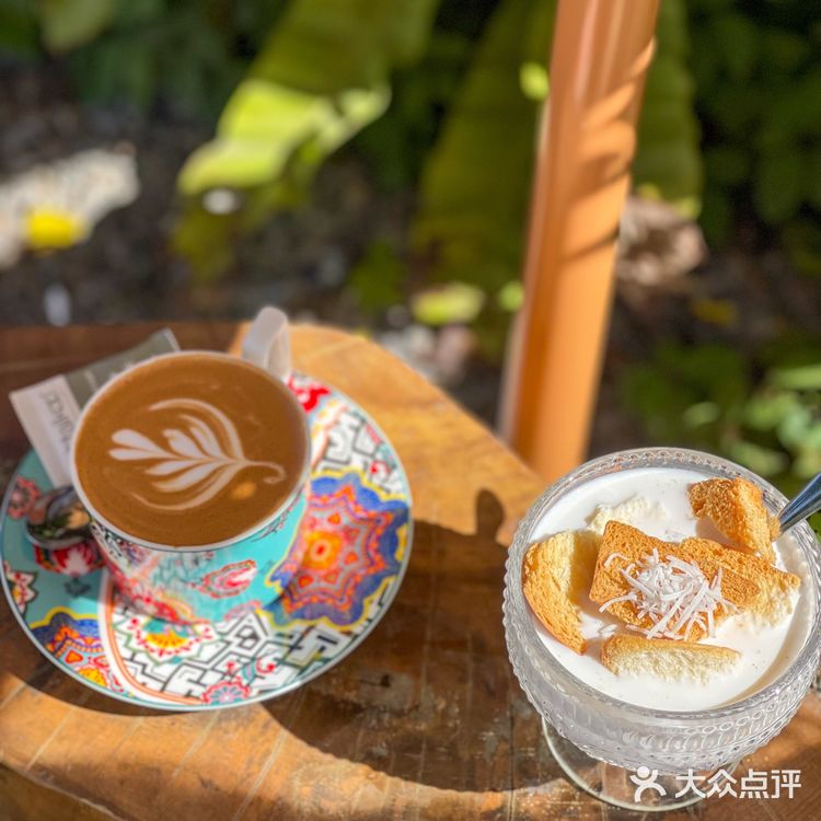 腾冲旅行｜和顺古镇荷花池畔小资咖啡