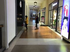 -王府井奥莱临潼小镇(临潼店)