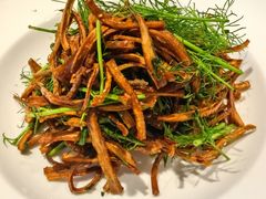 -阿瓦山寨·湘菜现炒·剁椒鱼头王(咸阳总店)