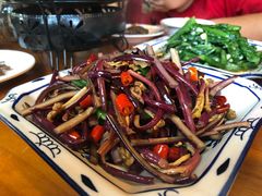 -临江餐馆二楼美食部落