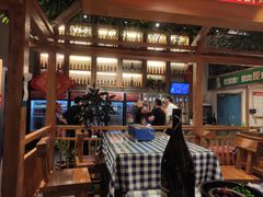 大堂-雪熊哈尔滨烧烤·精酿啤酒·砂锅(中央胜境店)