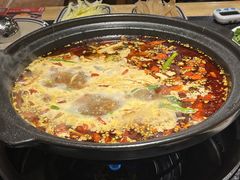 木姜子油锅底-小饕荟雅安贡椒鱼鲜馆(广福桥店)