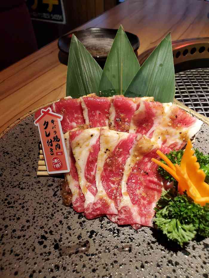 板前十胜·和牛烧肉专门店(鼓楼本店)-"[薄荷]环境:鼓楼哦,好难停车