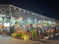 -席娜卡琳火车铁道夜市