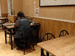 -清真吴记门钉肉饼·喜多利