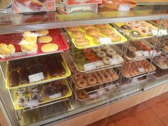 -Winchell's Donuts House
