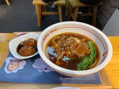 -呷佬·长沙手工米粉(金沙江路店)