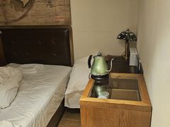 -缦咖电竞酒店(北京鸟巢红军营地铁站店)