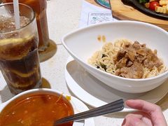 肥牛捞出前一丁套餐-香港新发烧腊茶餐厅(书城店)