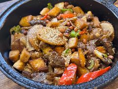 炕锅羊排-老钟家烤羊排·敦伊阁清真餐厅胡羊焖饼