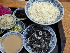 老北京炸酱面-门框胡同百年卤煮(新街口店)