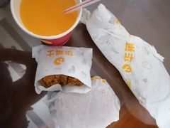 香辣鸡腿堡&nbsp;&nbsp;&nbsp;-华莱士·全鸡汉堡(合肥福乐万家店)