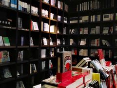 -钟书阁(松江泰晤士小镇店)