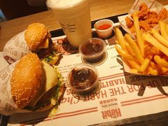 -The Habit Burger Grill 哈比特汉堡(复兴soho店)