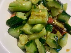 京城拍黄瓜-胖哥俩肉蟹煲(杭州大厦中央广场店)