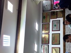 -建新园过桥米线(宝善街店)