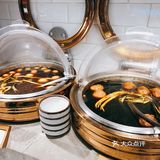 牛汤哥吃面也喝汤[调皮]