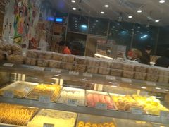 面包甜点陈列柜-赞记龙凤礼饼(广州市二宫向群宾馆店)