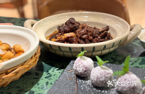 House Special Delicacy Duck Hot Pot