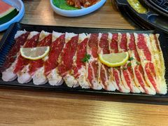 柠檬香草黑椒牛五花-小米烤肉-泥炉炭烤(常营店)
