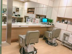 -CARR SALON