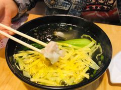 上海小馄饨-玖鲜小笼(中山广场店)