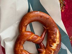 碱水面包Bretzel-老梦面包 CHEZMOREL(三源里店)