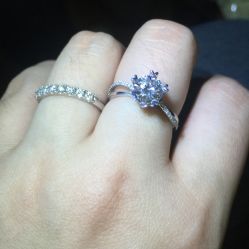 -威德钻石-克拉钻大本营(南京东路店)